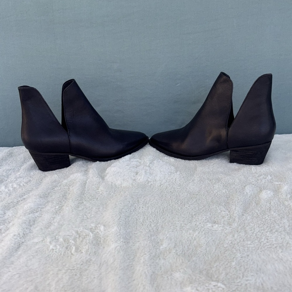 EUC Free People Black Chelsea Ankle Boots with Pointed Toe EU 36 Leather Western - Picture 3 of 10